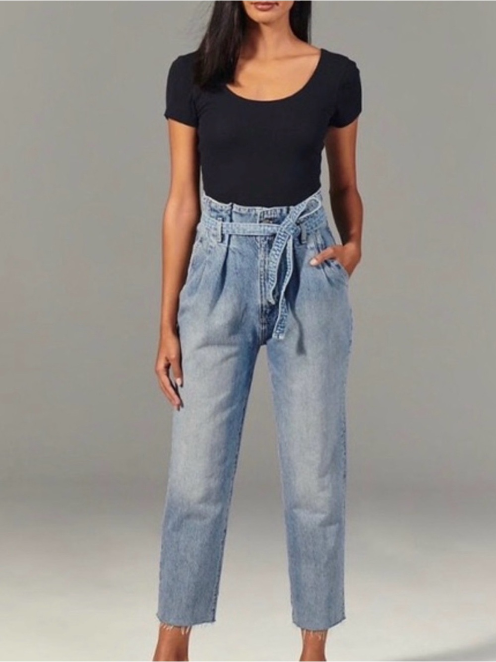Abercrombie & Fitch Ultra High Rise Paperbag Waist Mom Jeans